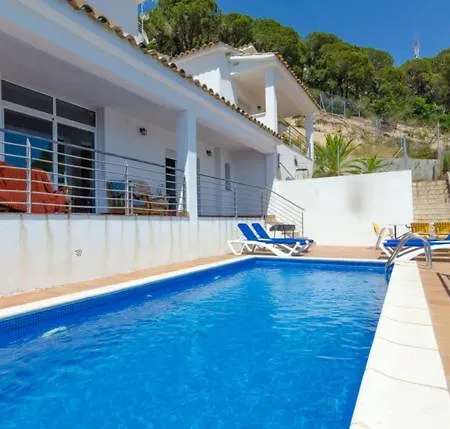Sleeps 9 Pool Wifi