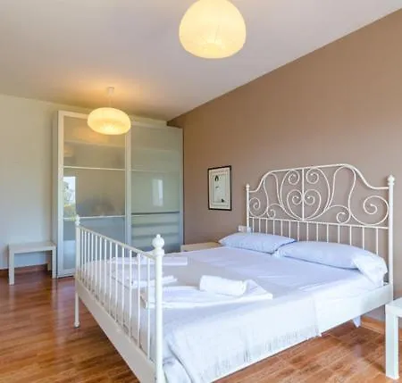 Sleeps 9 Pool Wifi Villa